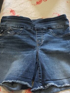 Rock & Republic Dark Blue Cropped Denim Shorts